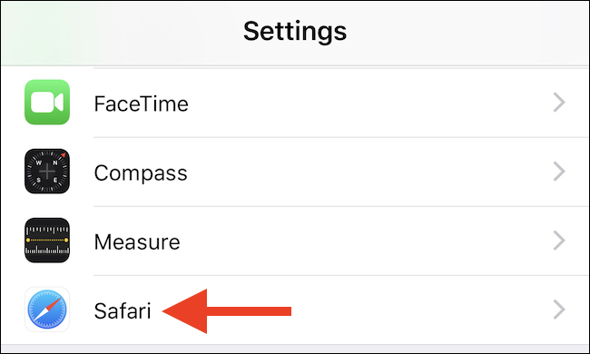 Abra Configurações e toque em Safari