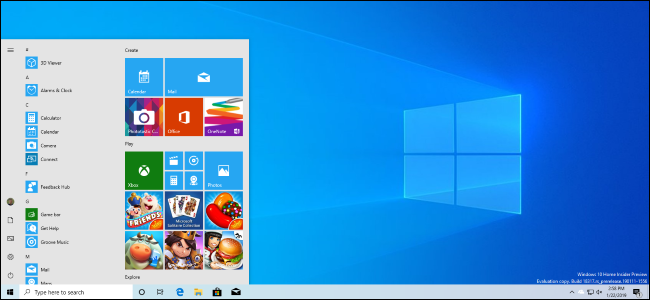 Uma área de trabalho do Windows 10 com o novo tema leve da atualização de abril de 2019