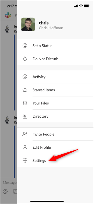 Abra a tela Configurações no menu da barra lateral do Slack no iPhone