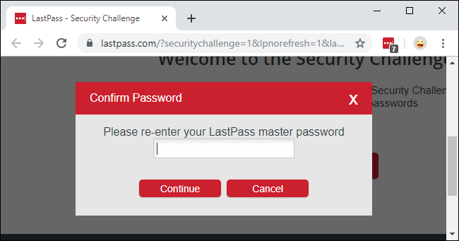 Digitando sua senha master LastPass para iniciar o desafio de segurança.