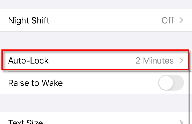 Toque em "Auto-Lock" em "Display & Brightness" nas configurações do iPhone.