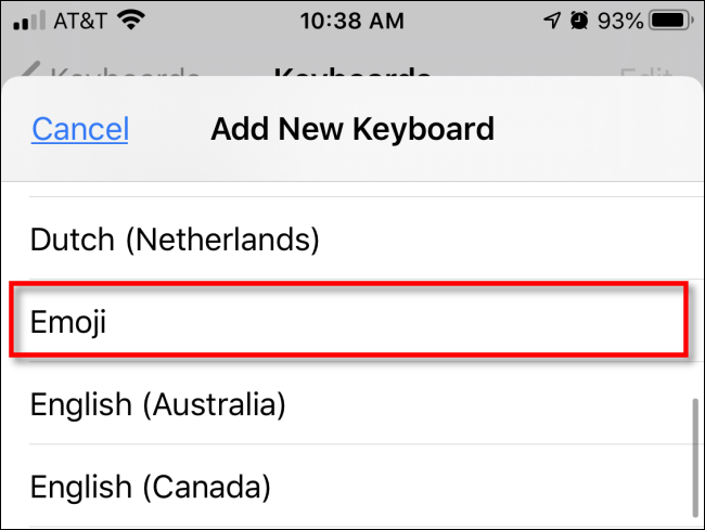 Toque em Teclado emoji na lista em Ajustes no iPhone