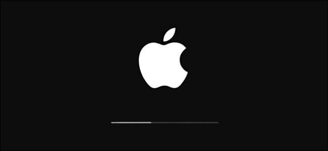 O logotipo da Apple e a barra de progresso de atualização no iOS.