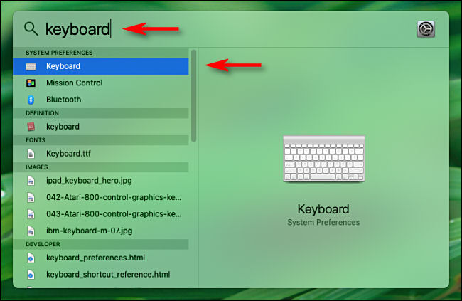 Abra o Spotlight no Mac e digite uma palavra para pesquisar as opções de preferência do sistema.