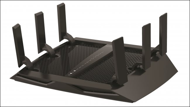 Um roteador sem fio Netgear Nighthawk.