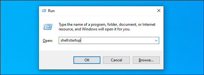 Abrindo a pasta de inicialização no Windows 10.