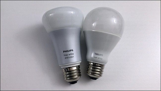 duas lâmpadas Philips matiz