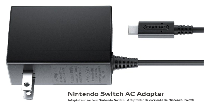 O adaptador AC oficial do Nintendo Switch.