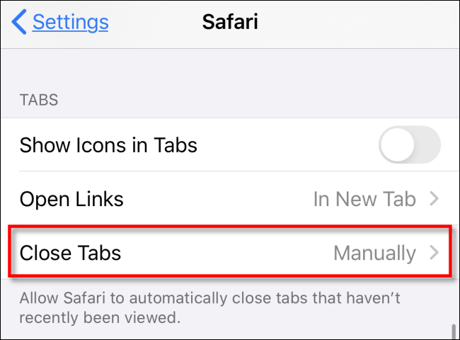 Toque em Fechar guias nas configurações do Safari no iPhone