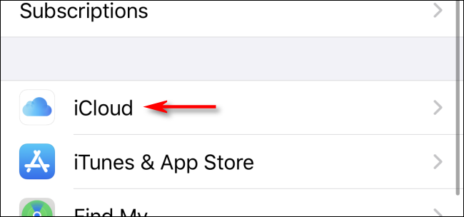 Toque em iCloud em Ajustes no iPhone