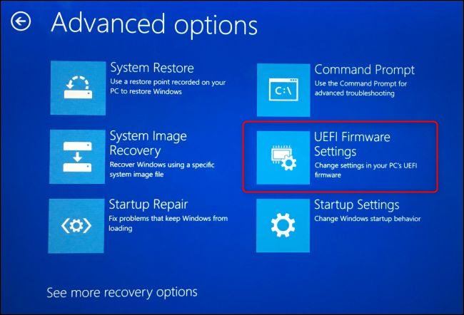 A opção UEFI FIrmware Settings na tela de opções de inicialização avançadas do Windows 10.