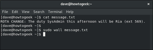 comando de parede usado com um arquivo de texto em uma janela de terminal