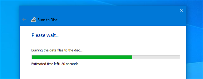 Uma gravação de disco masterizada em andamento no assistente de gravação do Windows 10.