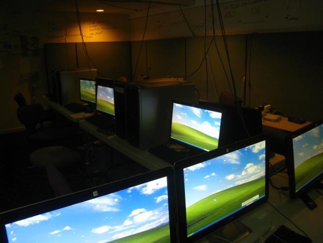 windows-computers-in-computer-lab