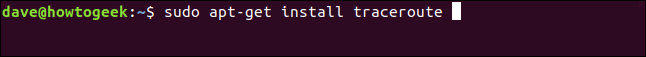 O comando "sudo apt-get install traceroute" em uma janela de terminal.