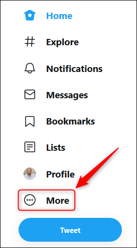 A opção Mais no menu do aplicativo da web do Twitter.