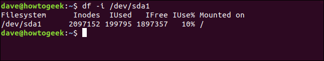 O comando "df -i / dev / sda1" em uma janela de terminal.