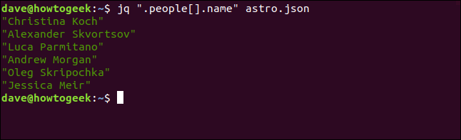 O comando "jq" .people []. Name "astros.json" em uma janela de terminal.