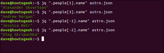 O "jq" .people [1] .name "astro.json," "jq" .people [3] .name "astro.json," "jq" .people [-1] .name "astro.json," e "jq" .people [-2] .name "astro.json" em uma janela de terminal.