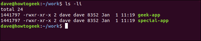 O comando "ls -li" em uma janela de terminal.