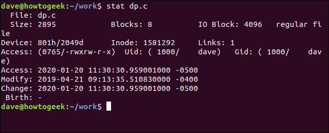 O comando "stat dp.c" em uma janela de terminal.