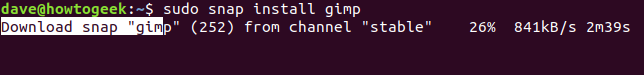 O comando "sudo snap install gimp" em uma janela de terminal.
