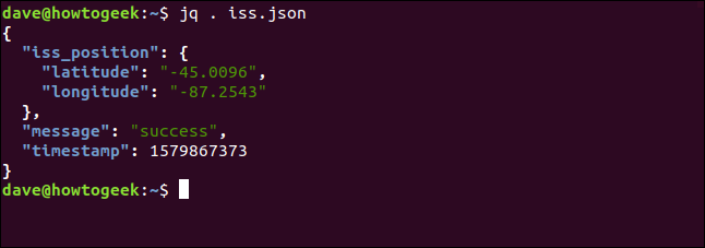 O comando "jq. Iss.json" em uma janela de terminal.