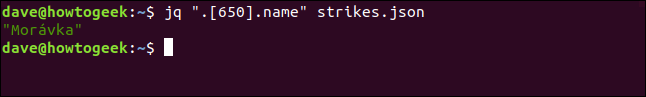 O comando "jq". [650] .name "strikes.json" em uma janela de terminal.