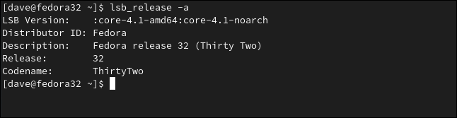 Saída de lab_release no Fedora em uma janela de terminal.