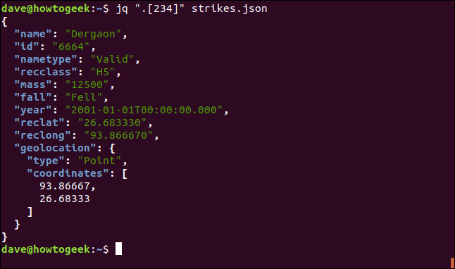 O comando "jq". [234] "strikes.json" em uma janela de terminal.
