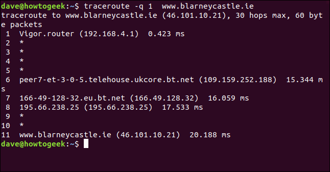 O comando "traceroute -q 1 blarneycastle.ie" em uma janela de terminal.