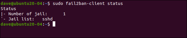 sudo fail2ban-client status em uma janela de terminal.