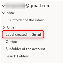 O painel de navegação do Outlook com uma nova pasta com o mesmo nome do rótulo do Gmail.