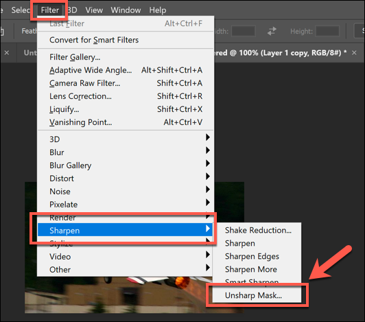 Pressione Filter> Sharpen> Unsharp Mask para usar o filtro de máscara de nitidez no Photoshop
