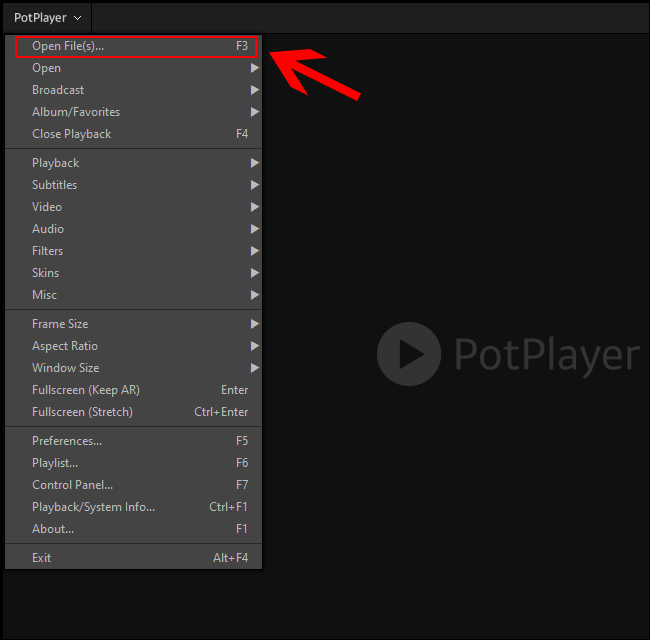 No PotPlayer, clique com o botão direito do mouse na interface e clique em Abrir Arquivos