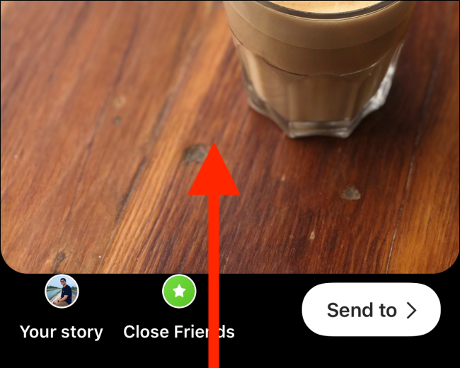 Deslize para cima depois de criar sua história no Instagram