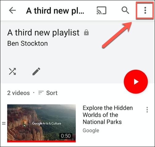 Toque no ícone do menu de hambúrguer no canto superior direito para começar a excluir uma lista de reprodução no aplicativo do YouTube