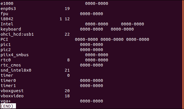 Saída lsdev canalizada por less em uma janela de terminal