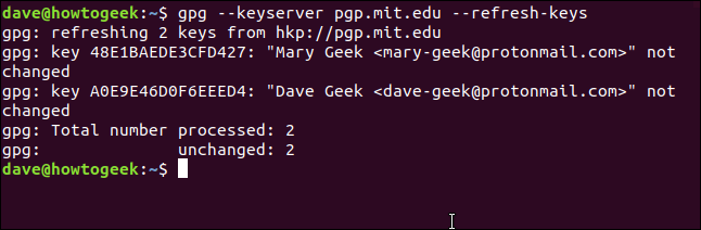 A chave gpg é atualizada em uma janela de terminal