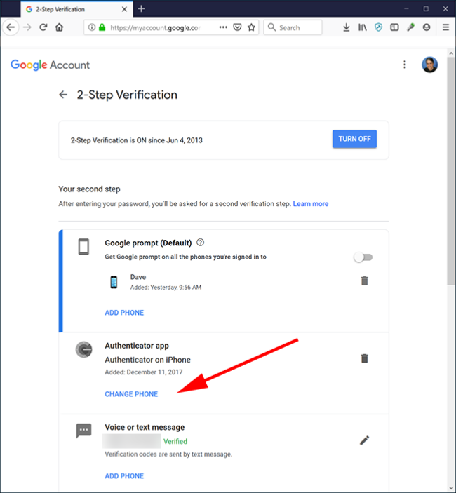 A página da verificação em duas etapas do Google com a opção "Alterar telefone" indicada.
