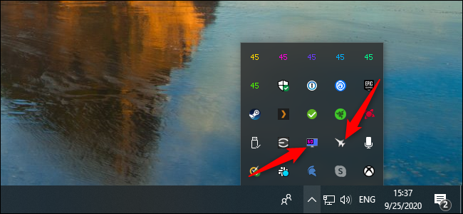 Os ícones do Afterburner e do RivaTuner Statistics Server na bandeja do sistema no Windows 10.