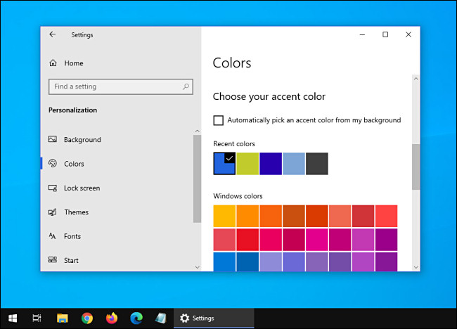 Windows 10 com tema escuro e janelas claras.