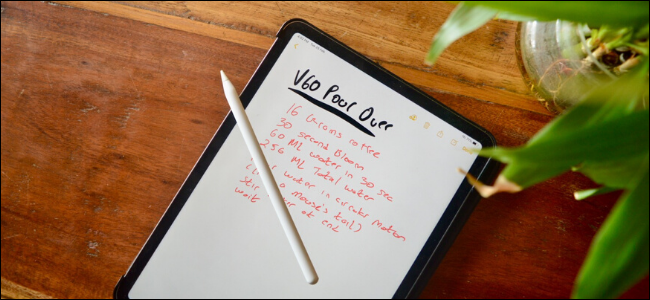 iPad Pro mostrando notas manuscritas no aplicativo Notas com Apple Pencil