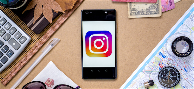 O logotipo do Instagram em um smartphone.