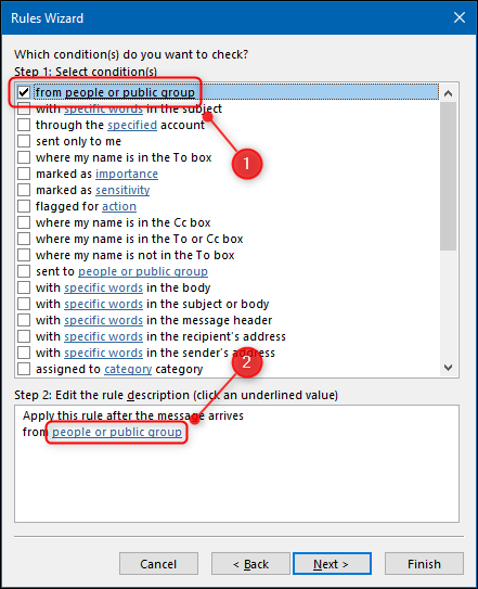 Selecione a caixa de seleção "De pessoas ou grupo público" e clique em "Pessoas ou grupo público" no "Assistente de regras".