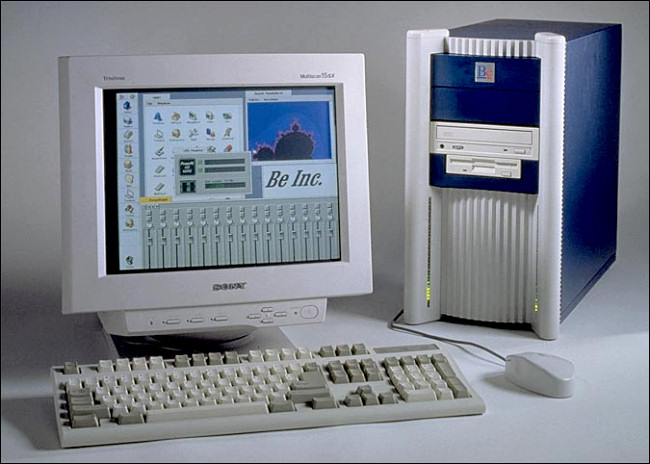 Um computador desktop BeBox original.