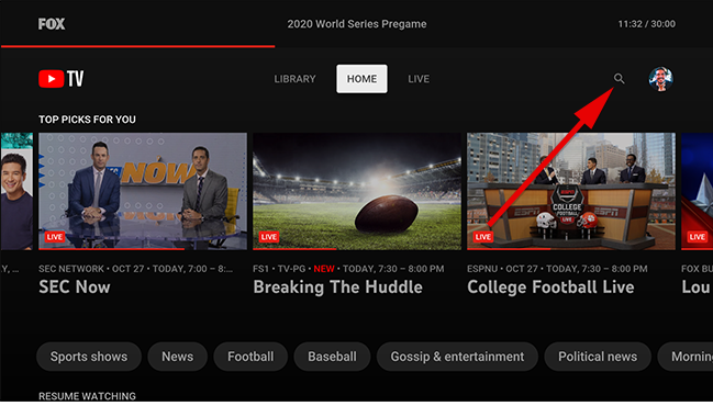 Na tela inicial do YouTube TV, selecione o ícone de pesquisa.