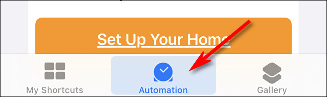 Em Apple Shortcuts no iPhone, toque no botão Automação na parte inferior da tela.
