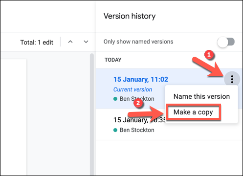 Para fazer uma cópia de uma versão de um documento do Google Docs, pressione o ícone de menu de três pontos ao lado de uma entrada no menu "Histórico da versão" e pressione "Fazer uma cópia" para duplicar essa versão.