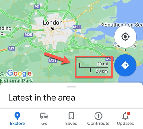 Um exemplo da barra de escala do Google Maps no aplicativo Google Maps no Android, mostrando quilômetros e milhas.